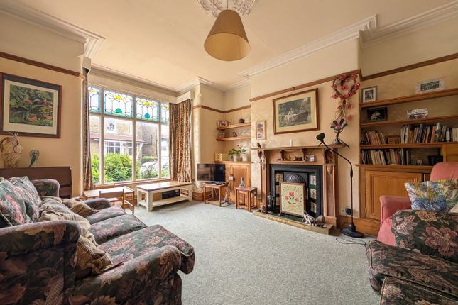 8, Avondale Road, Shipley photo 2