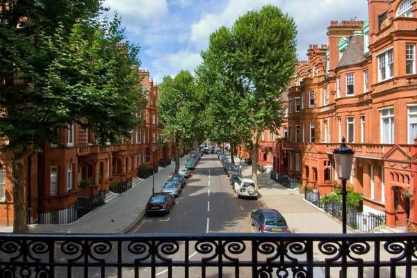 Flat to rent in Sloane Gardens, London