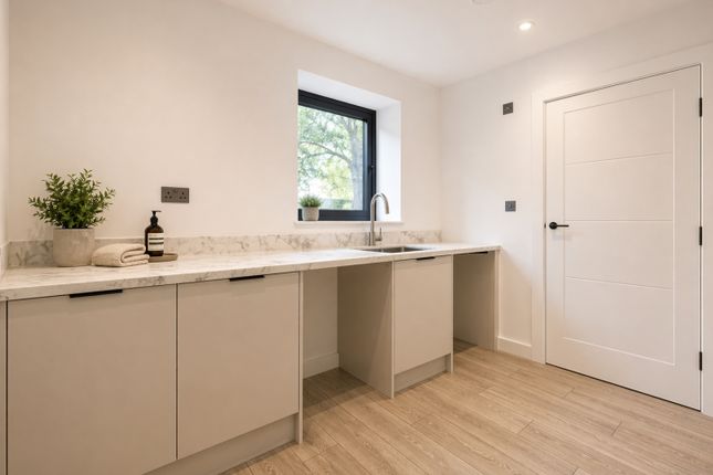 1, Sorrel Close, Farnborough photo 4