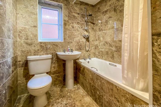 20 Leeholme Gardens, Billingham photo 2