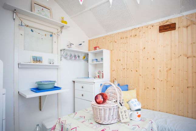 Beach Hut 893, 893, Cliff Road, Felixstowe photo 4