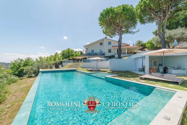 Thumbnail Villa for sale in Pesaro, Trebbiantico, 61100, Italy