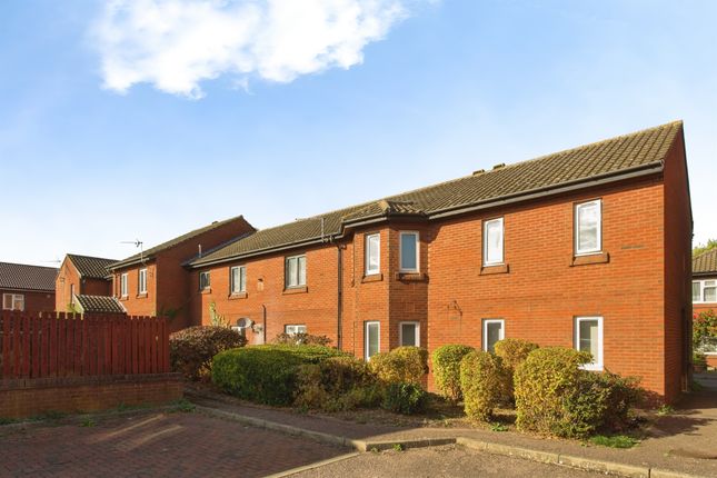 2-bed flat on 10, Budleigh Close, Cambridge, £190,000