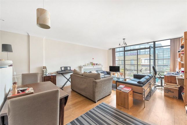 Flat for sale in Goat Wharf, Brentford Middlesex