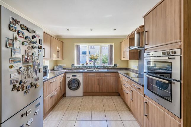 4, Churchills Rise, Cullompton photo 2