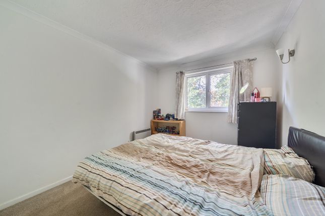 50, Nutfield Court, Southampton photo 4