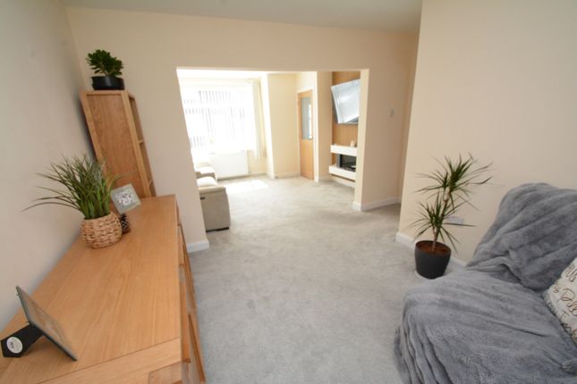21, Mossbank Avenue, Droylsden photo 5