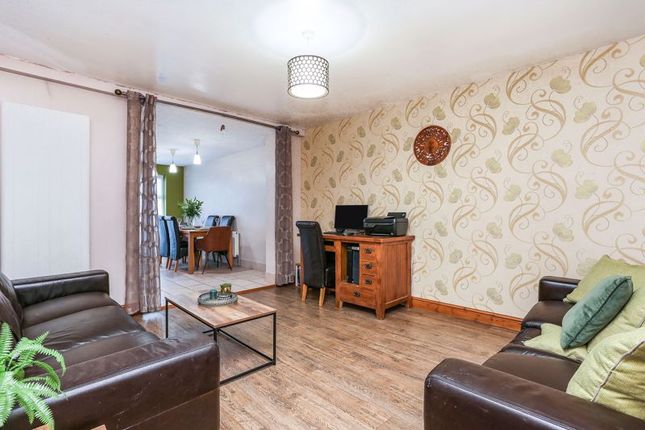 14, Mead Crescent, Birmingham photo 4