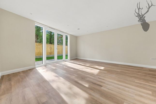 Flat 35, Novella House, Chigwell photo 4