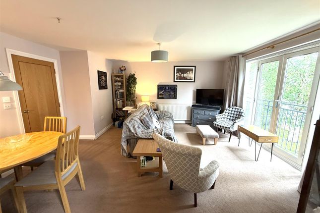 Flat 8, Gill Court, Derby Road, Belper photo 2