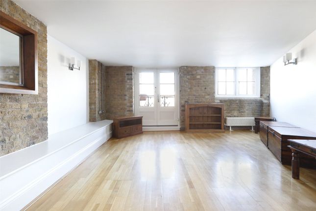Flat for sale in Globe Wharf, 205 Rotherhithe Street, London