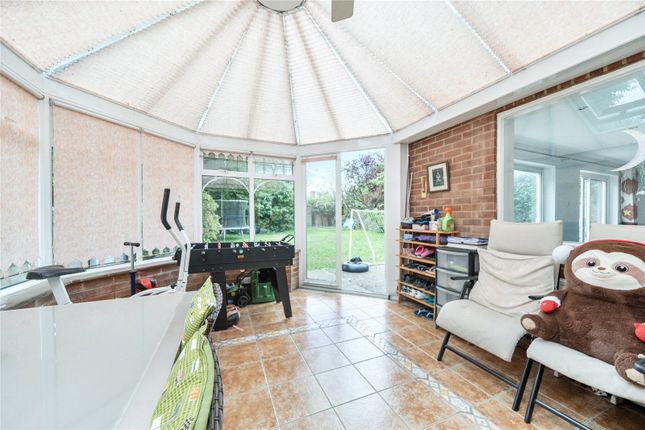 3, Rupert Avenue, High Wycombe photo 4