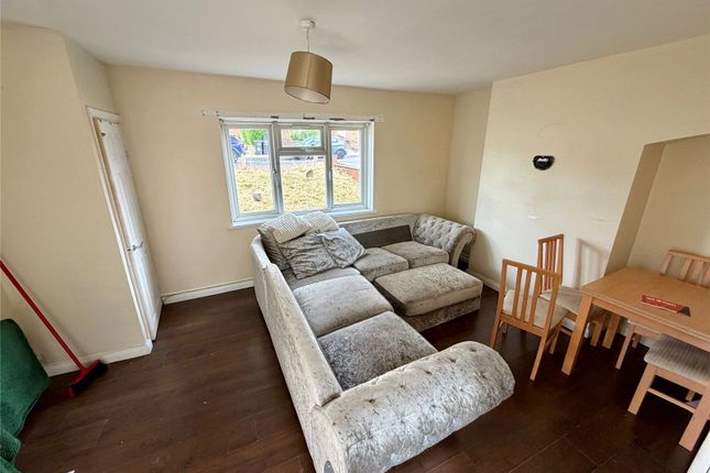 251, Pool Farm Road, West Midlands photo 2
