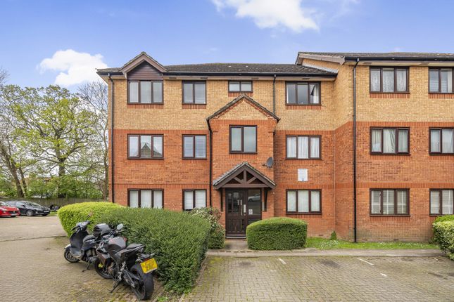 Thumbnail Flat for sale in Chartwell Gardens, Cheam, Sutton