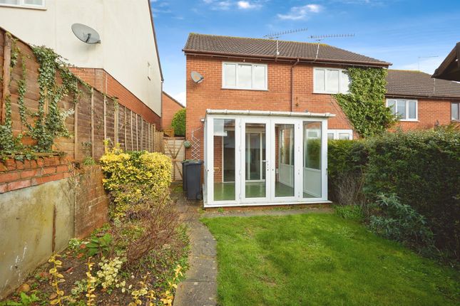 32, Badgers Way, Sturminster Newton photo 2