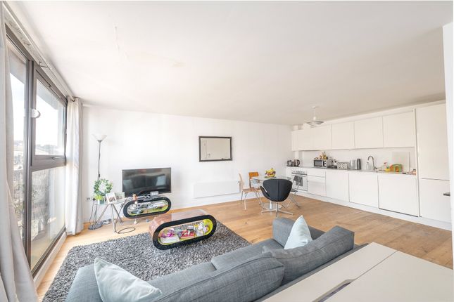 Flat for sale in Topham Street, London