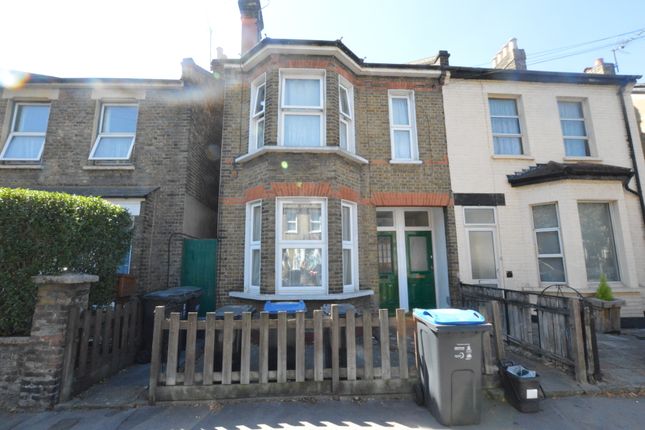 Maisonette to rent in Arundel Road, Croydon, Surrey