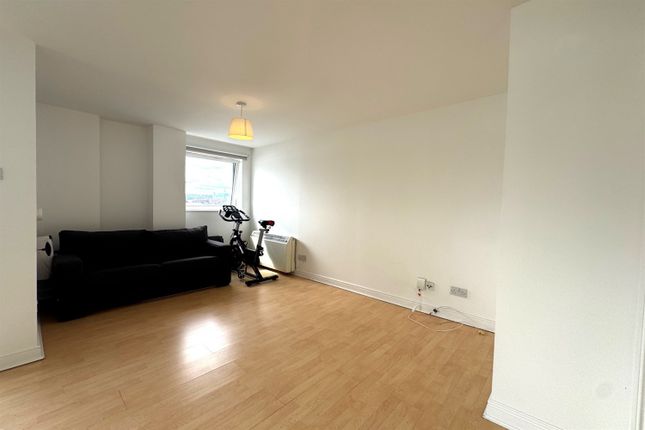 32 Lowestoft Mews, Galleons Lock, London photo 3