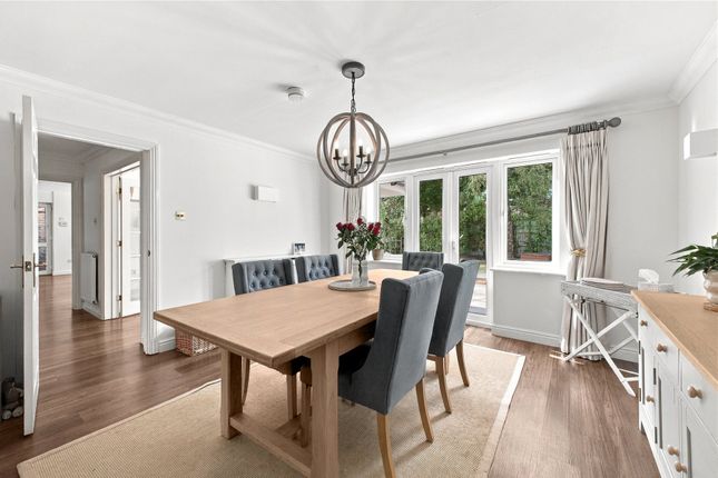 Coresbrook Way, Woking photo 4