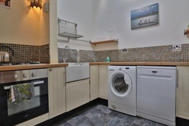 Flat 5, Moorbank Court, 31, Shire Oak Road, Leeds photo 3