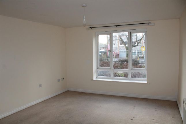 Flat to rent in Holyhead Road, Wednesbury