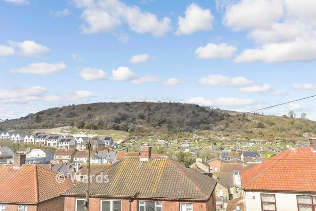 64, Farthingloe Road, Dover photo 4