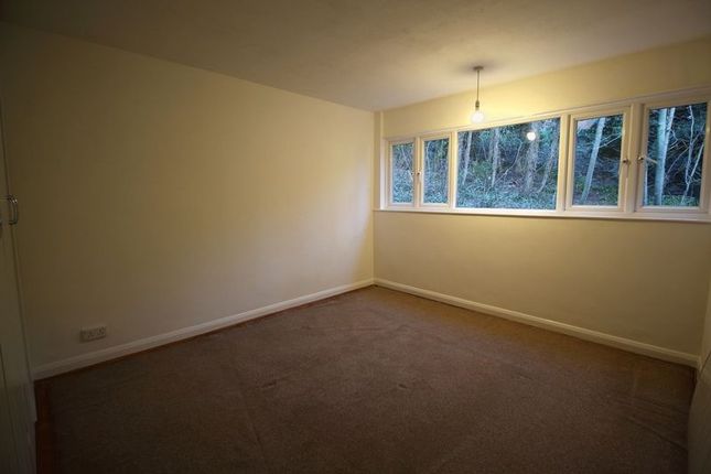 Gladeside Court, WARLINGHAM photo 5
