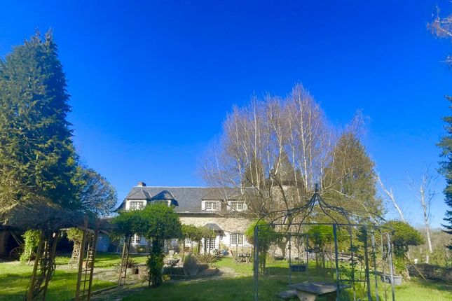 Country house for sale in Sainte Fortunade, Corrèze, France