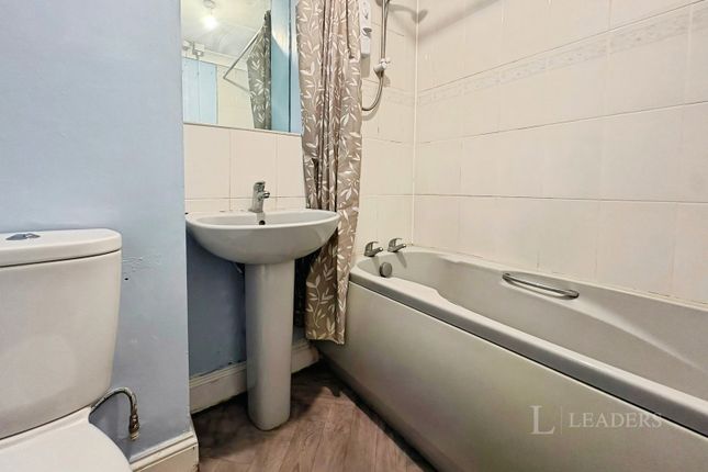 Flat 51, Quintin Gurney House, Keswick Hall photo 4