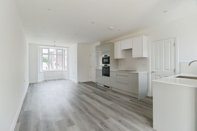 8B, South Park Crescent, London photo 2