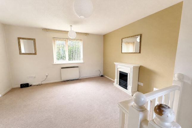24, Banksia Close, Tiverton photo 3