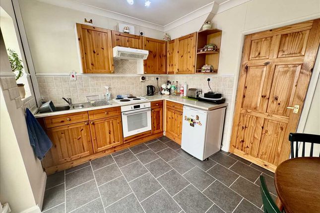 20, Wood Avenue, Wednesfield photo 3