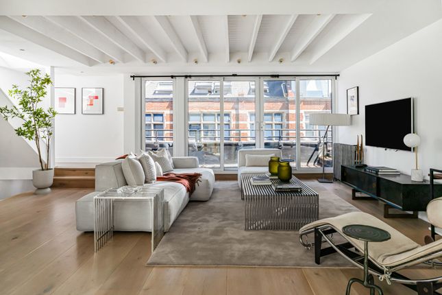 Flat 5, 4, Bath Street, London photo 3