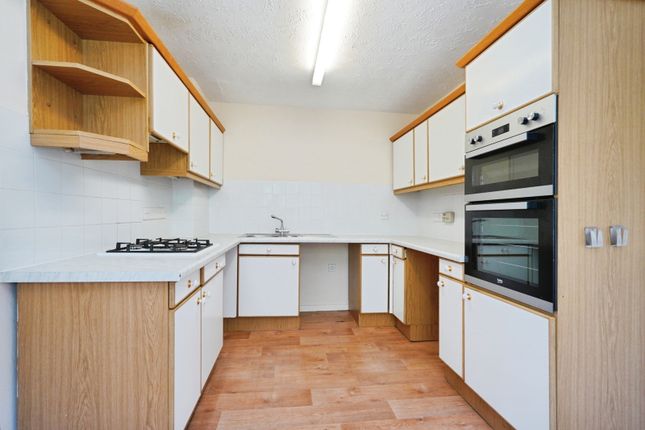7, Blythfield, Staffordshire photo 3