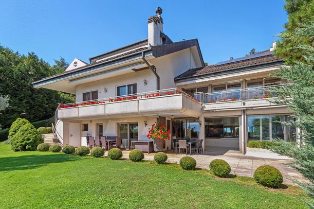 Villa for sale in Pully, Vaud, Switzerland