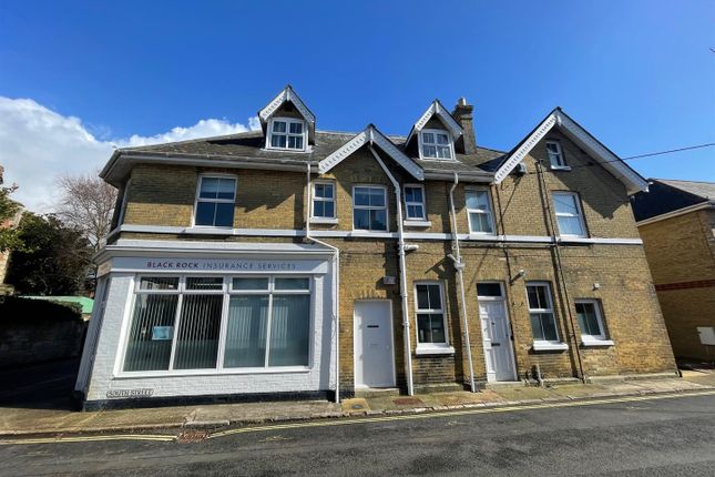 Flat for sale in South Street, Yarmouth