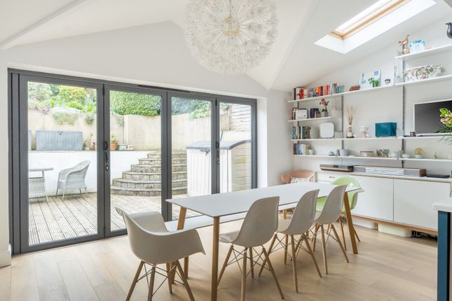 24, Westfield Close, Somerset photo 4