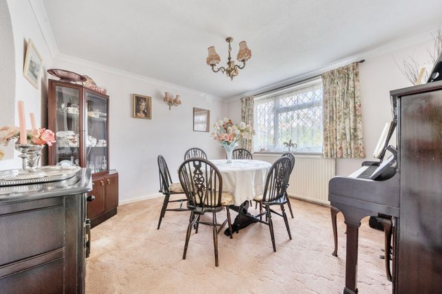 24 St. Richards Drive, Bognor Regis photo 4