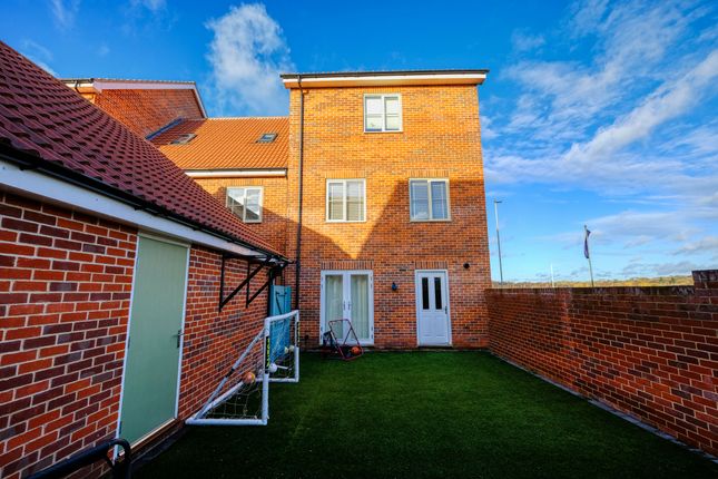 Link-detached house for sale in Adcock Drive, Sprowston, Norwich, 8Gn.