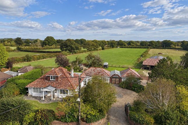 3-bed detached on Deemster Farm, Wootton Road, LYMINGTON, £875,000
