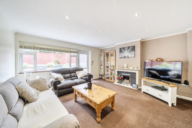 Bungalow 2, 43, Binyon Crescent, Stanmore photo 2