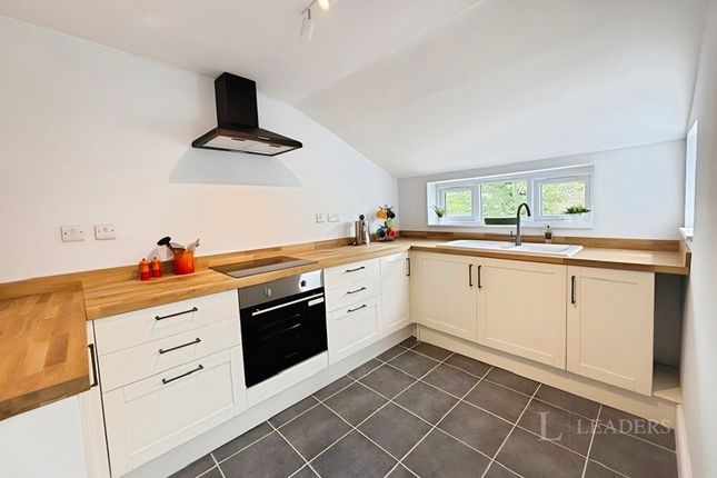 55, Bromsgrove, Oxfordshire photo 2