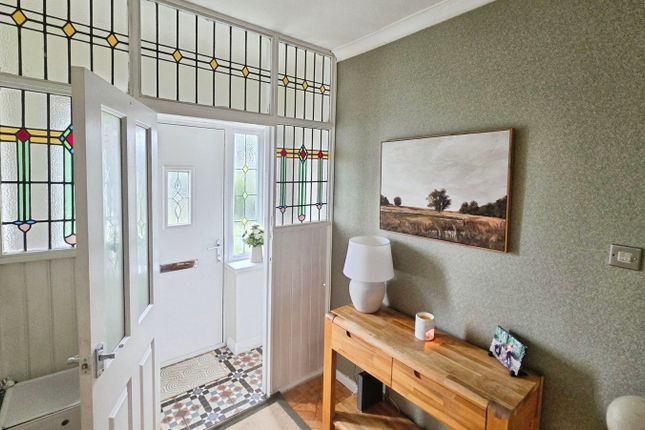 2, Hawthorn Drive, Bridgend photo 4