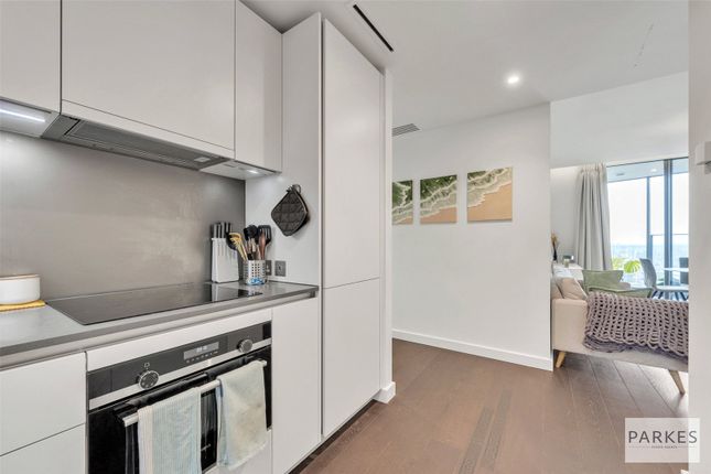X2604, Damac Tower, 67, Bondway, London photo 4