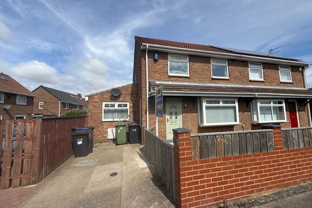 Smillie Close, Peterlee photo 2