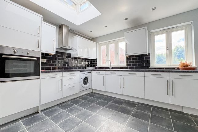 Flat 1, Crowborough photo 2