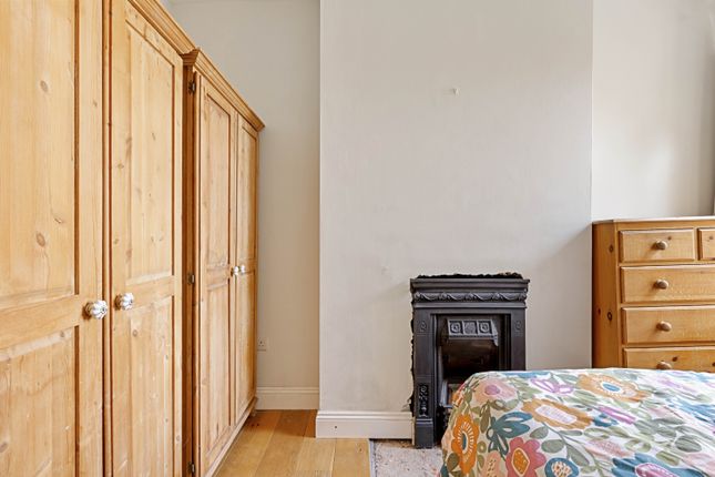 28b, Queen Mary Road, London photo 4
