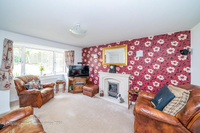16, Weston Close, Cannock photo 5