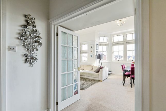Flat 4, St Leonards, Oak Tree Way, Horsham photo 4