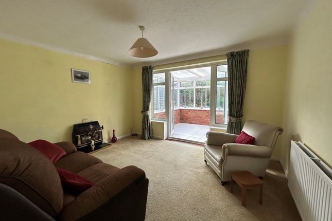 Hollybank Crescent photo 3